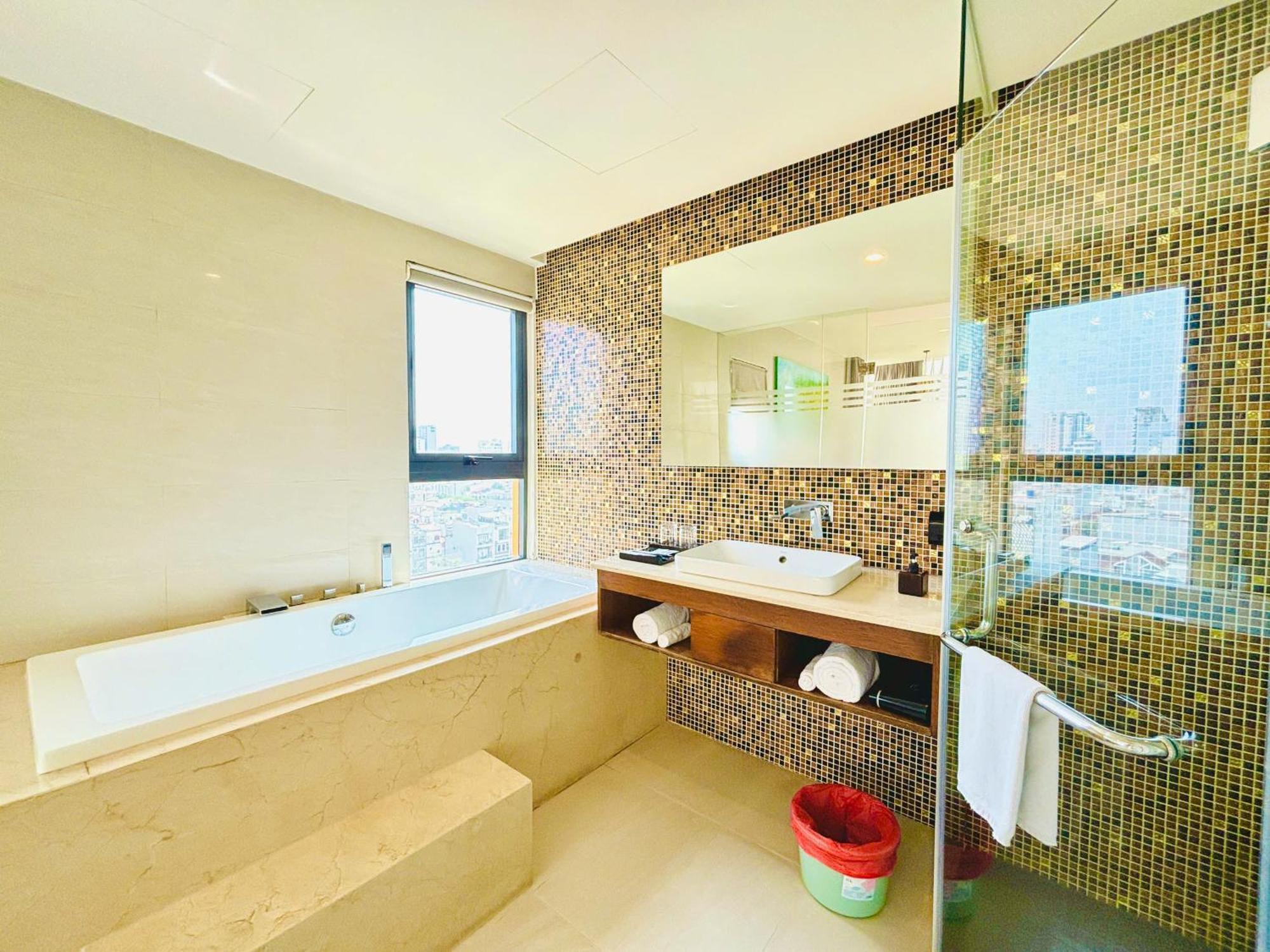Nam Hotel & Residences Da Nang Bagian luar foto