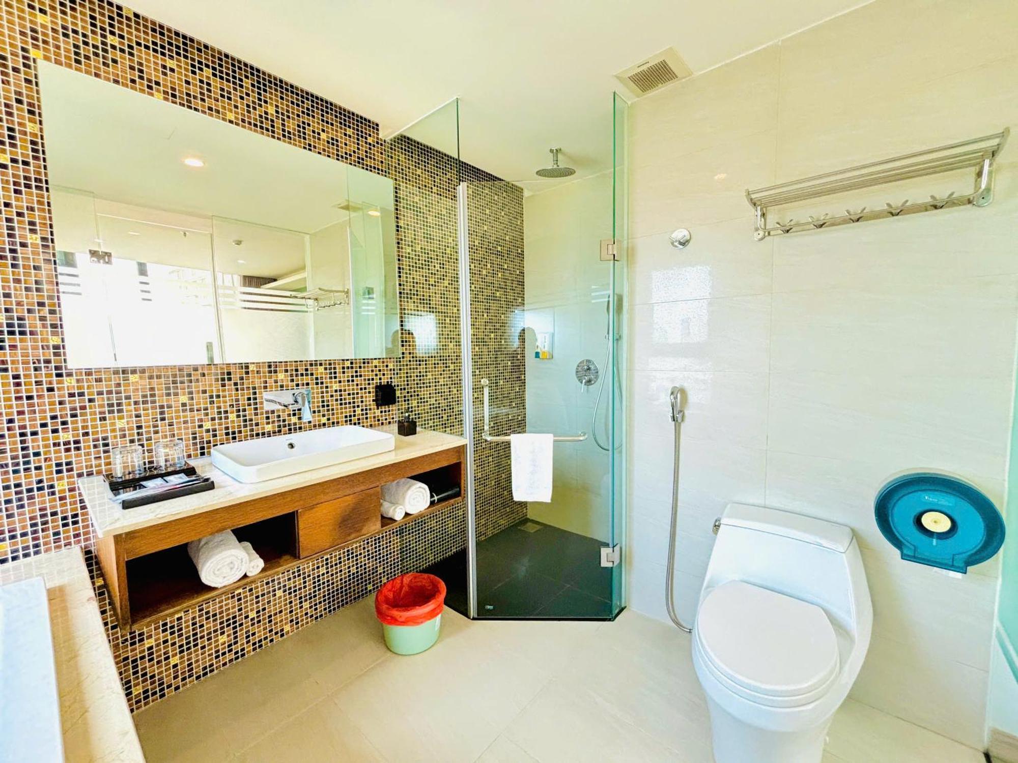 Nam Hotel & Residences Da Nang Bagian luar foto
